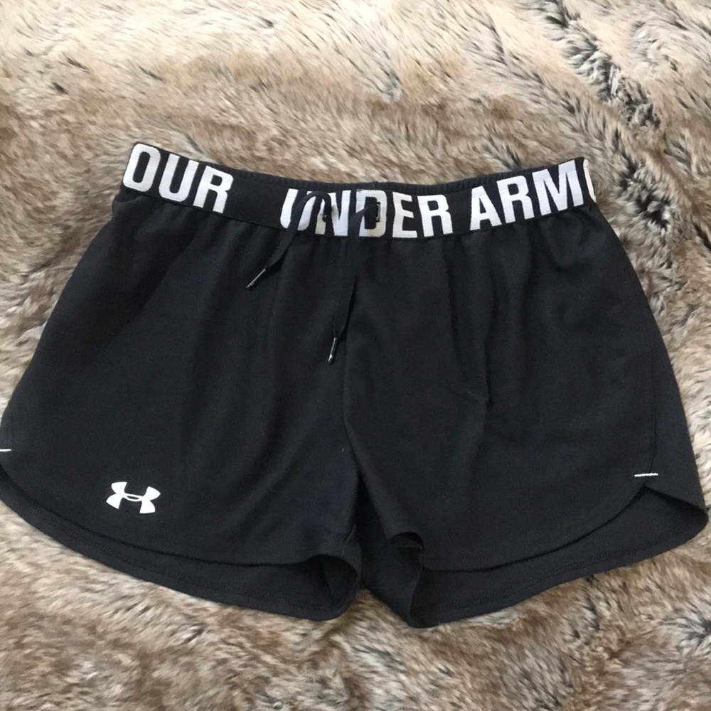 Women’s Under Armour black athletic shorts